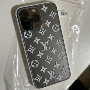 iphone 13 pro Louis Vuitton case